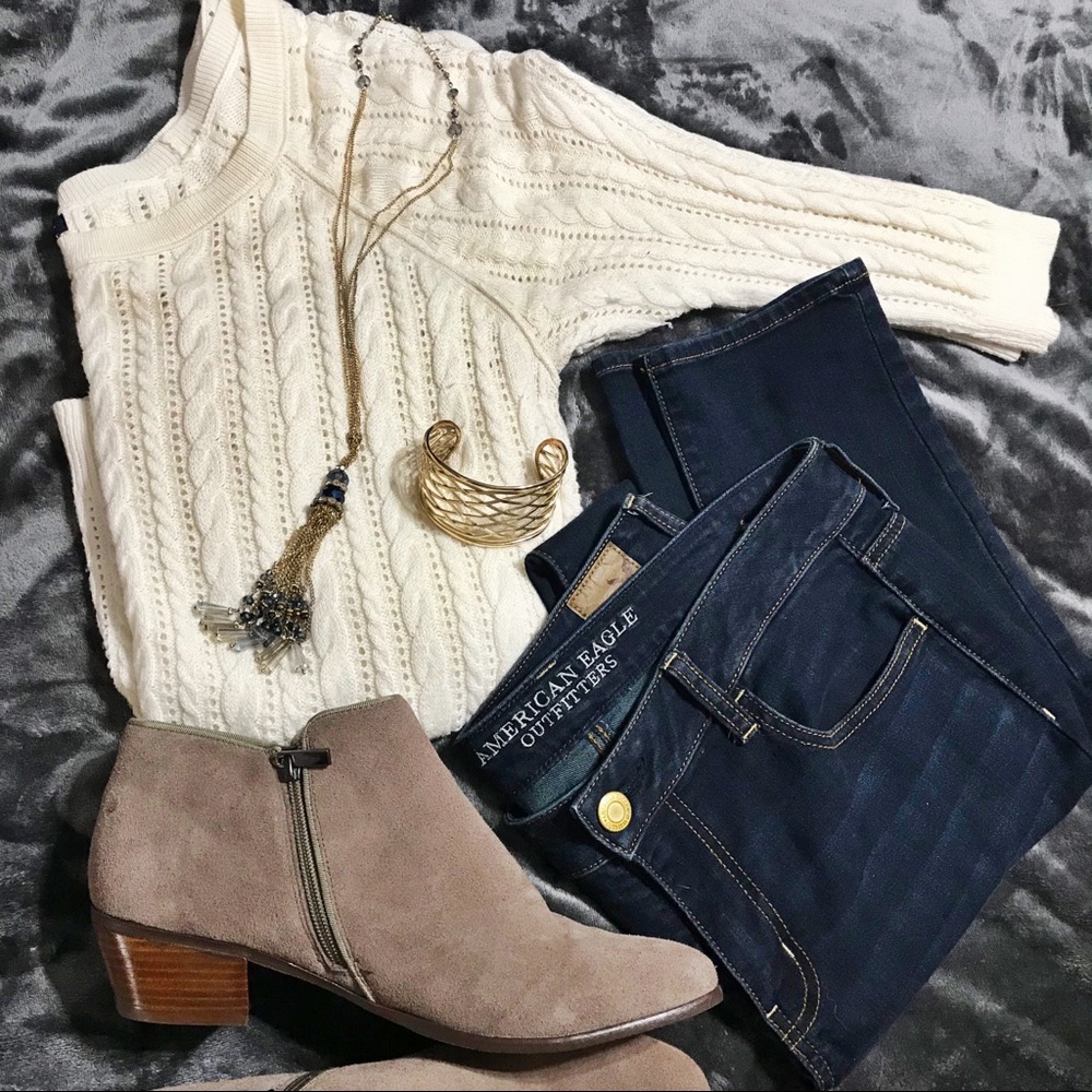 American Eagle White Knit 3/4 Length Sweater